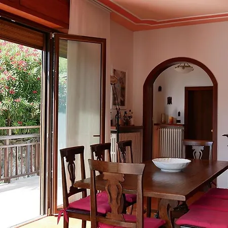 Βίλα Il Pescarino Jacuzzi With Lake View