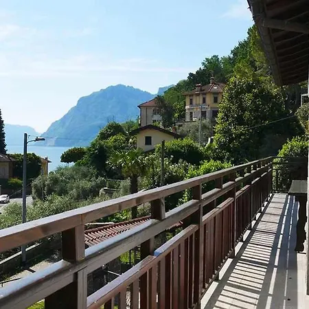 Villa Il Pescarino Jacuzzi With Lake View