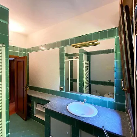 Il Pescarino Jacuzzi With Lake View Villa