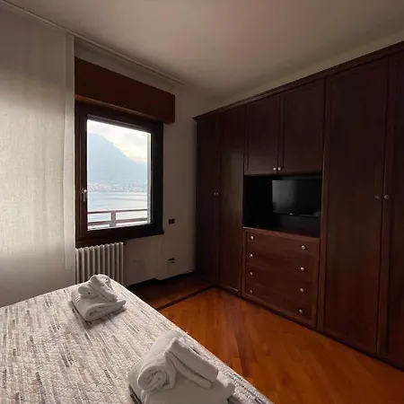Il Pescarino Jacuzzi With Lake View Villa