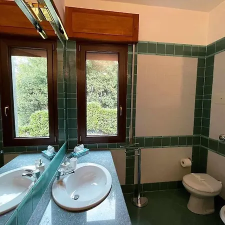 Villa Il Pescarino Jacuzzi With Lake View *